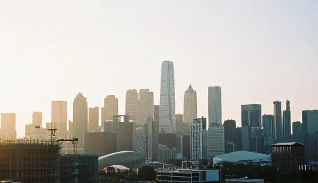 合同条款中注重成本控制的两种做法对比